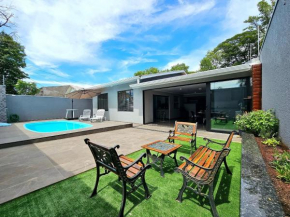 Linda casa Central com piscina